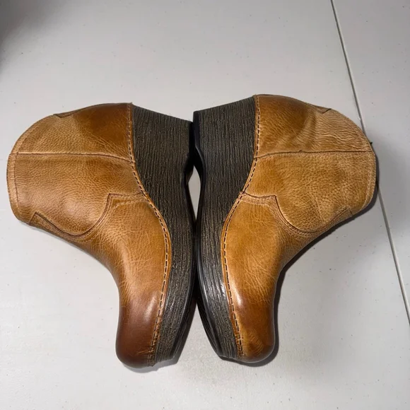 Women's Dansko Veronica Bootie brown leather ankle boots Size 40EU/ 9.5-10 US - Picture 9 of 12